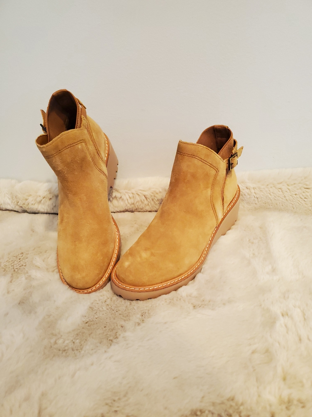 Gianni Bini Tan Suede Wedge Ankle Boots Size 7B Buckle Lug Sole